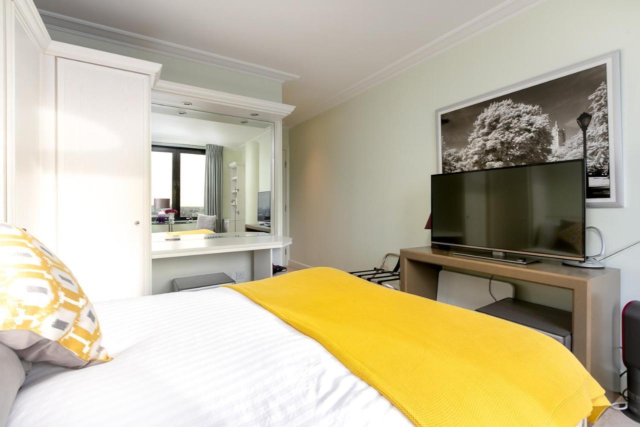 Point West Apartments Лондон Экстерьер фото